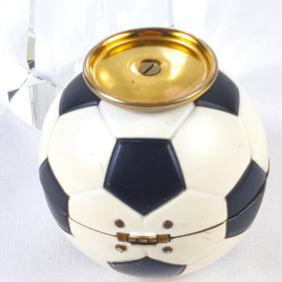 1960’s VINTAGE FRENCH GOLDTONE TABLE CIGARETTE EMPTYLIGHTER BL & WH SOCCERBALL - Picture 10 of 10